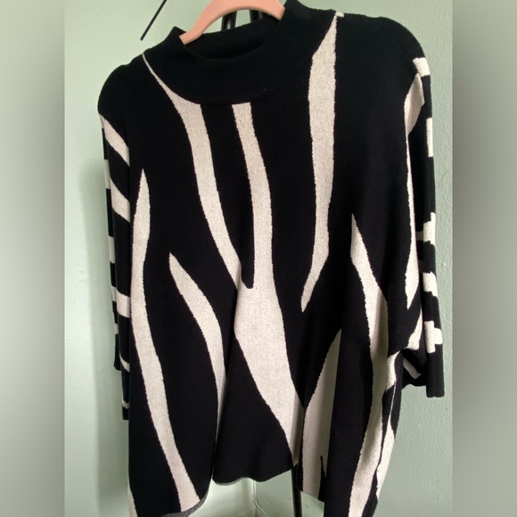 Sweaters - Lovely Sweater